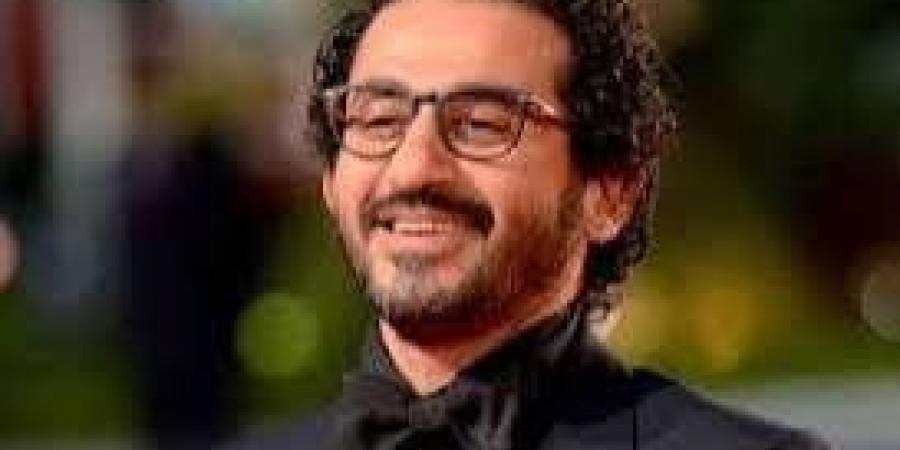 اعتذار أحمد حلمي علي واقعة "مصري و قاعد صف أول أنت أكيد معزوم" - عرب فايف