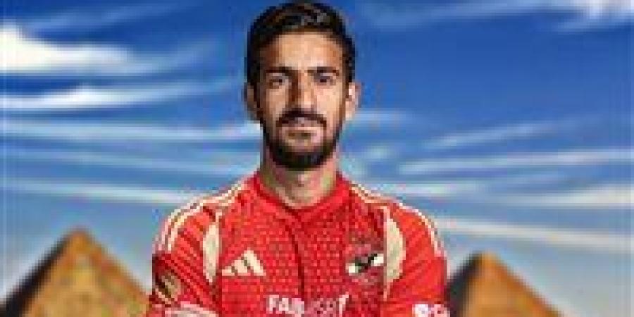 المدير الرياضي لنادي فيرينكفاروس المجري يعلن انتقال محمد علي بن رمضان للأهلي - عرب فايف