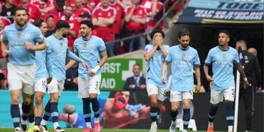 أهمها قمة الدوري الإنجليزي.. جدول أبرز مباريات اليوم الجمعة 2 مايو 2025 - عرب فايف