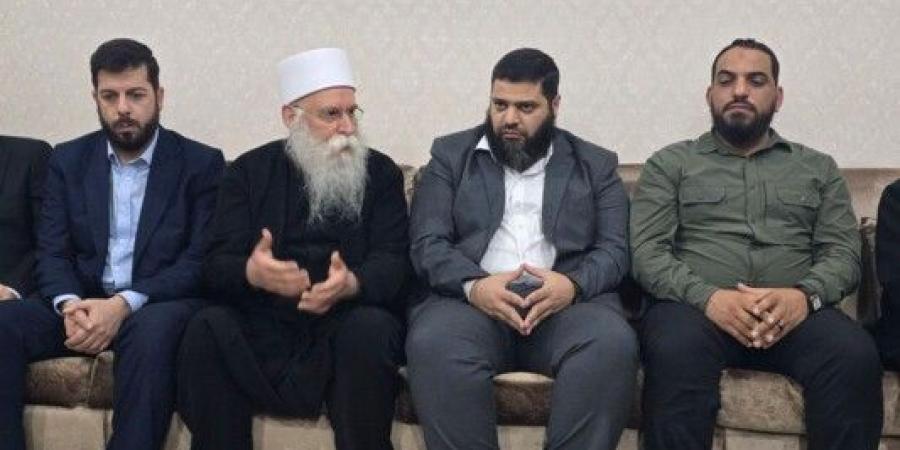 وكالة الأنباء السورية: اتفاق على آلية توزّع قوات الأمن العام في جرمانا خلال اجتماع مع وجهاء المدينة - عرب فايف