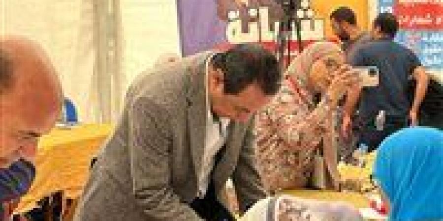 اللجنة المشرفة تطالب الحضور بسرعة التسجيل فى الكشوف لاكتمال النصاب - عرب فايف