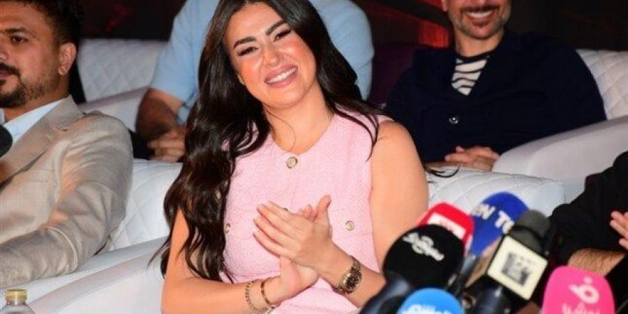 ميرنا نور الدين تحتفل بمسلسلها الجديد «أنا أنت.. إنت مش أنا» مع معتصم النهار (صور) - عرب فايف