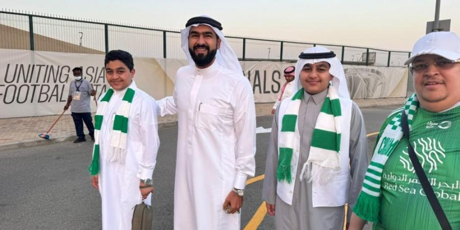 نجوم ورؤساء الأهلي السابقين يدعمونه في نهائي نخبة آسيا  - عرب فايف