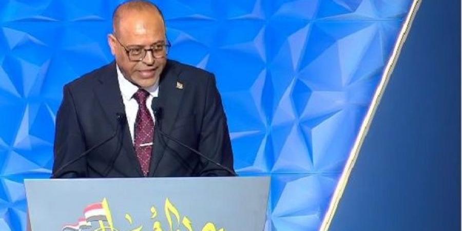 وزير العمل يشكر الرئيس السيسي على دعمه المستمر لعمال مصر - عرب فايف