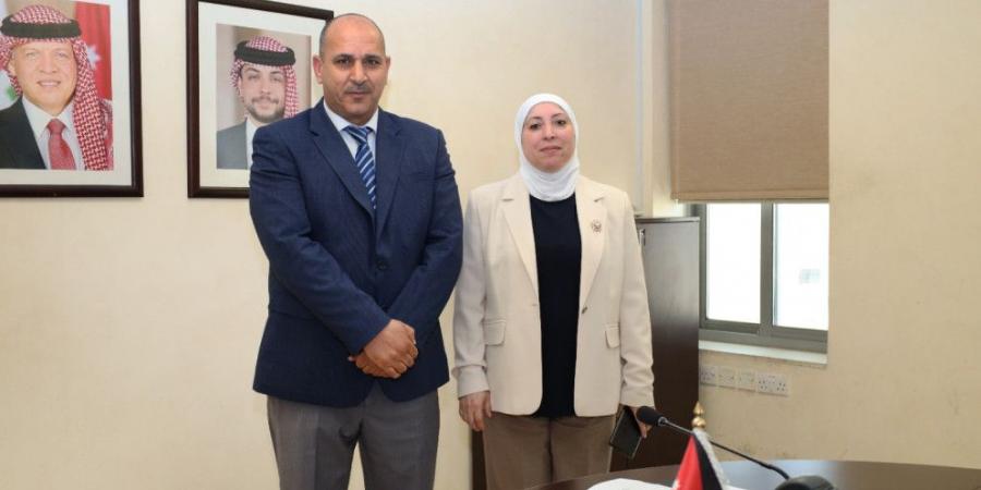 مدير عام هيئة تنظيم النقل البري يؤدي اليمين القانونية أمام وزيرة النقل - عرب فايف