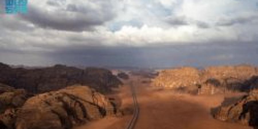 جبال "الزيتة" بتبوك لوحات طبيعية تنبض بالجمال والتفرد - عرب فايف