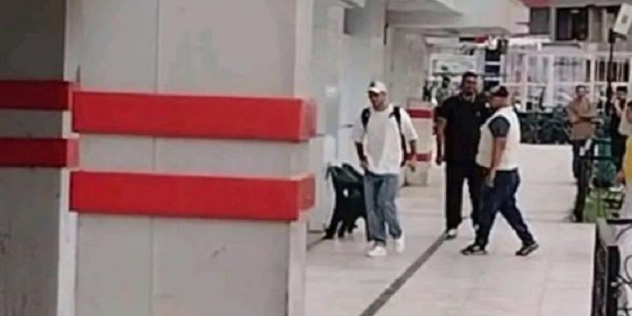 بعد انقطاع 25 يوماً.. زيزو يشارك فى تدريبات الزمالك - فيديو - عرب فايف