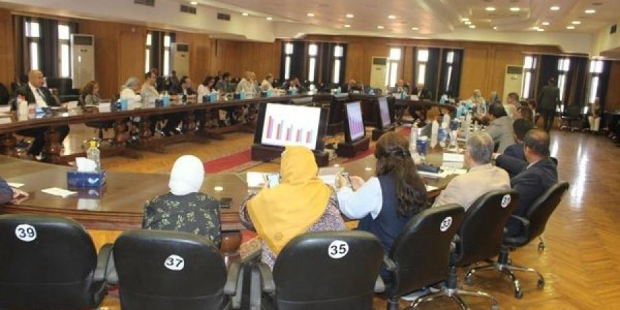 قرارات هامة وإنجازات طبية في اجتماع مجلس مستشفيات جامعة القاهرة - عرب فايف