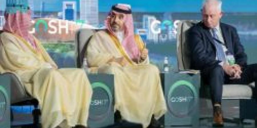 محافظ التأمينات الاجتماعية يشارك في جلسة وزارية دولية حول السلامة المهنية - عرب فايف