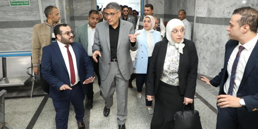 محافظ الجيزة يتفقد فرع التأمين الصحي ب ٦ أكتوبر - عرب فايف