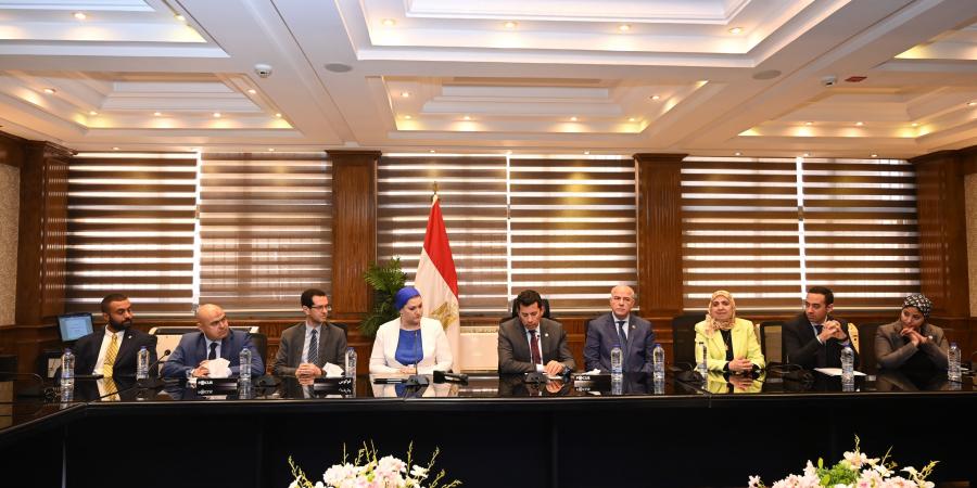 وزير الشباب يشهد توقيع بروتوكول مع المجلس القومي للطفولة والامومة - عرب فايف