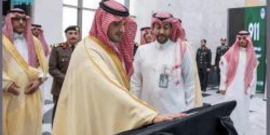الأمير عبدالعزيز بن سعود يدشّن مركز العمليات الأمنية الموحدة (911) في المدينة المنورة - عرب فايف
