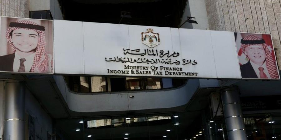 "ضريبة الدخل" تضبط شركة برمجة تسهّل التحايل على نظام الفوترة الإلكتروني - عرب فايف