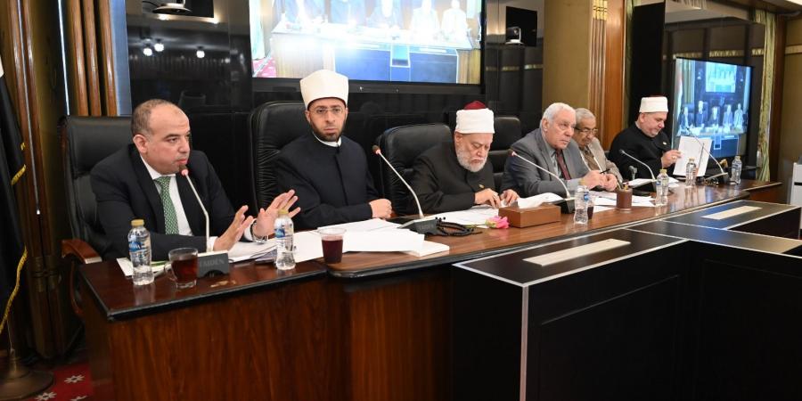 ممثل حزب النور يتراجع عن موقفه حول مشروع قانون تنظيم الفتوى..ويُبدي اعتذاره للجنة الشئون الدينية - عرب فايف