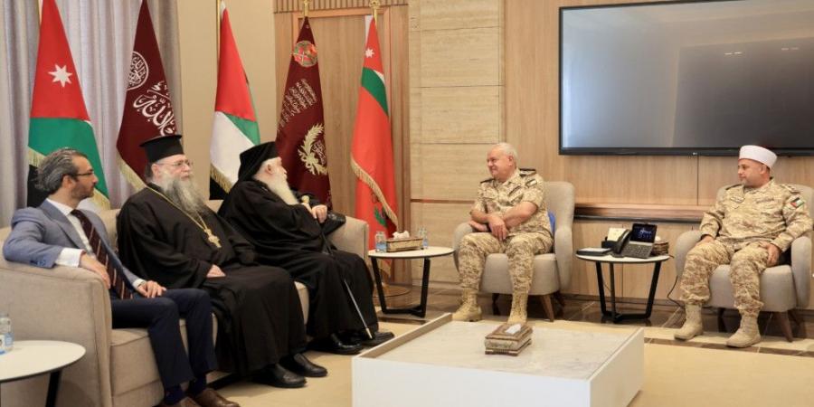رئيس هيئة الأركان المشتركة يستقبل مطران الروم الأرثوذكس في الأردن - عرب فايف