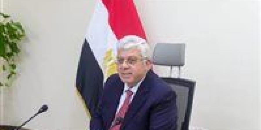 وزير التعليم العالي يعلن صدور قرارات جمهورية بتعيين عمداء جدد بالجامعات المصرية - عرب فايف
