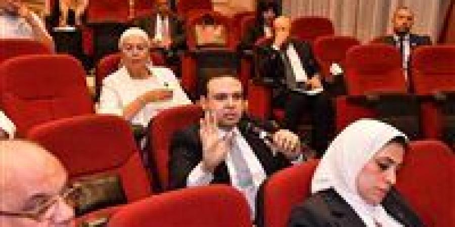 500 جنيه حد أدنى.. عبد المنعم إمام يطالب بربط زيادة القيمة الإيجارية بتكافل وكرامة - عرب فايف