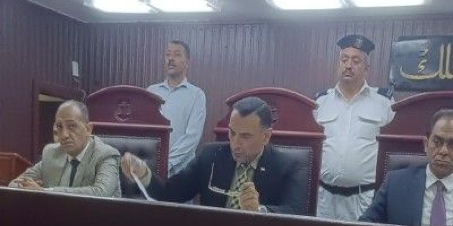 المشدد 15 عاما لصاحب محل حجز زوجته وأصابها بعاهة مستديمة - عرب فايف