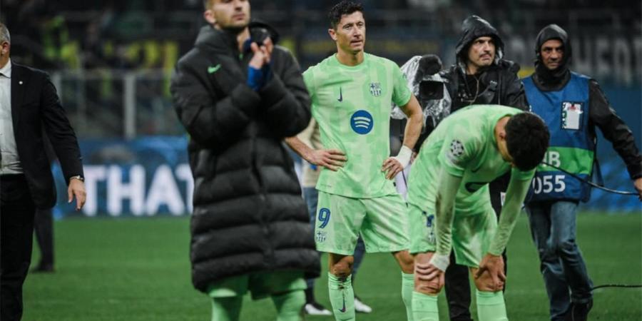 لاعبو البارسا بعد توديع دورى الأبطال : تحيا برشلونة - عرب فايف