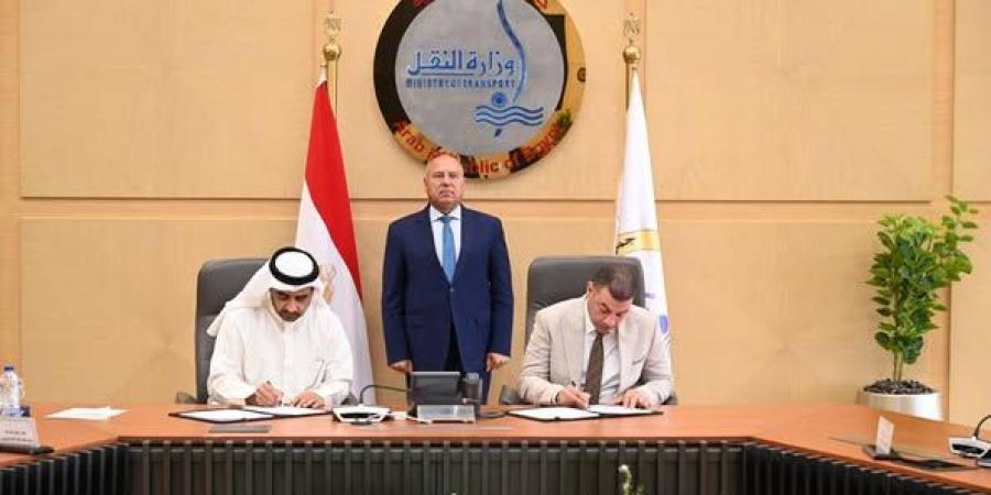 وزير الصناعة يشهد إطلاق خدمة نقل الركاب الكهربائي لـ"جرين فالي" - عرب فايف