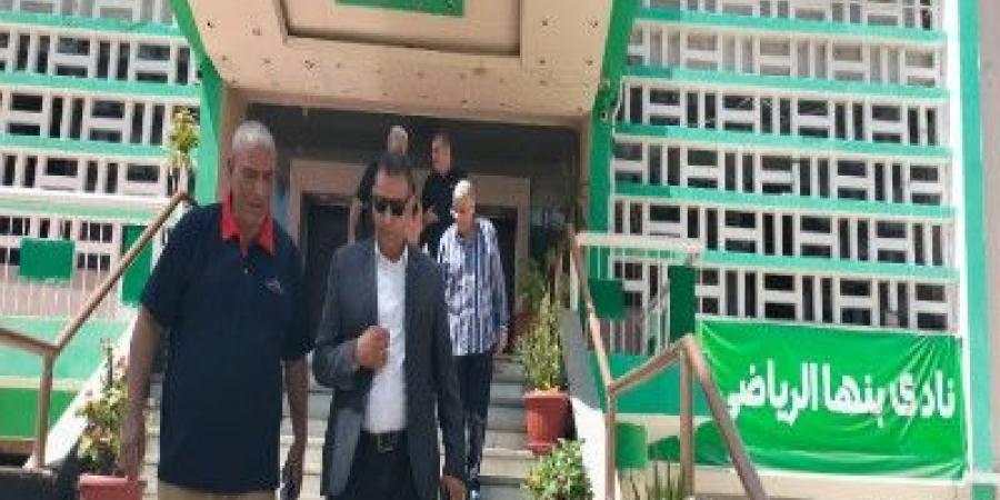 مدير رياضة القليوبية يتفقد مركز شباب المنشية ونادي بنها الرياضي - عرب فايف