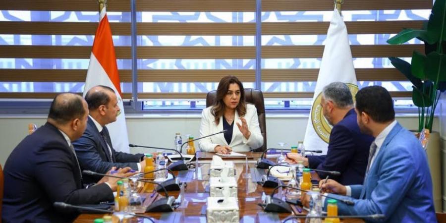 وزيرة التنمية المحلية تتابع الموقف التنفيذي لملف تطوير ورفع كفاءة المجازر الحكومية بالمحافظات - عرب فايف