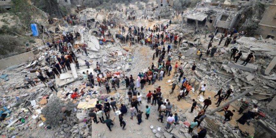 استشهاد 7 فلسطينيين وإصابة آخرين جراء القصف الإسرائيلي المتواصل على قطاع غزة - عرب فايف