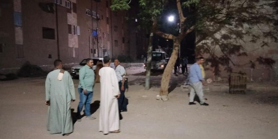 محافظ أسيوط: استمرار أعمال صيانة وتركيب كشافات الإنارة بقرى - عرب فايف