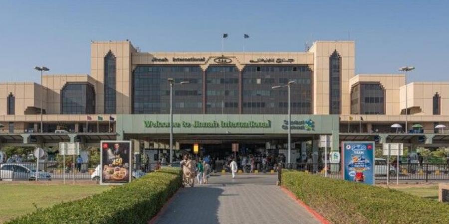 سلطات باكستان أعلنت إعادة فتح مجالها الجوي بعد الاتفاق على وقف إطلاق النار مع الهند - عرب فايف