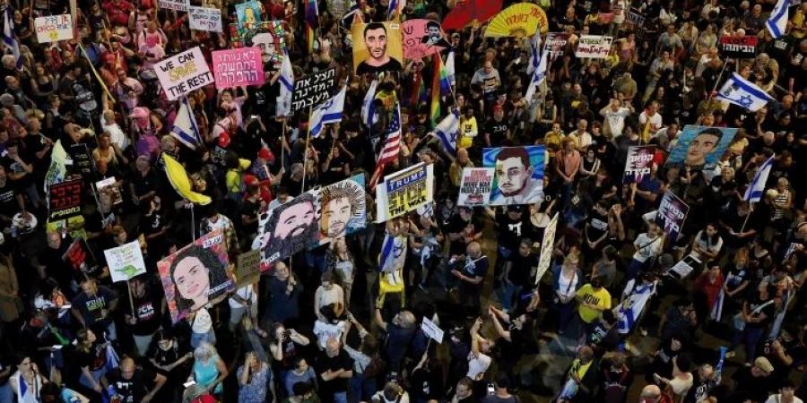 آلاف الإسرائيليين يتظاهرون لوقف الحرب وعائلات الأسرى تصف نتنياهو بـ"العدو" #عاجل - عرب فايف