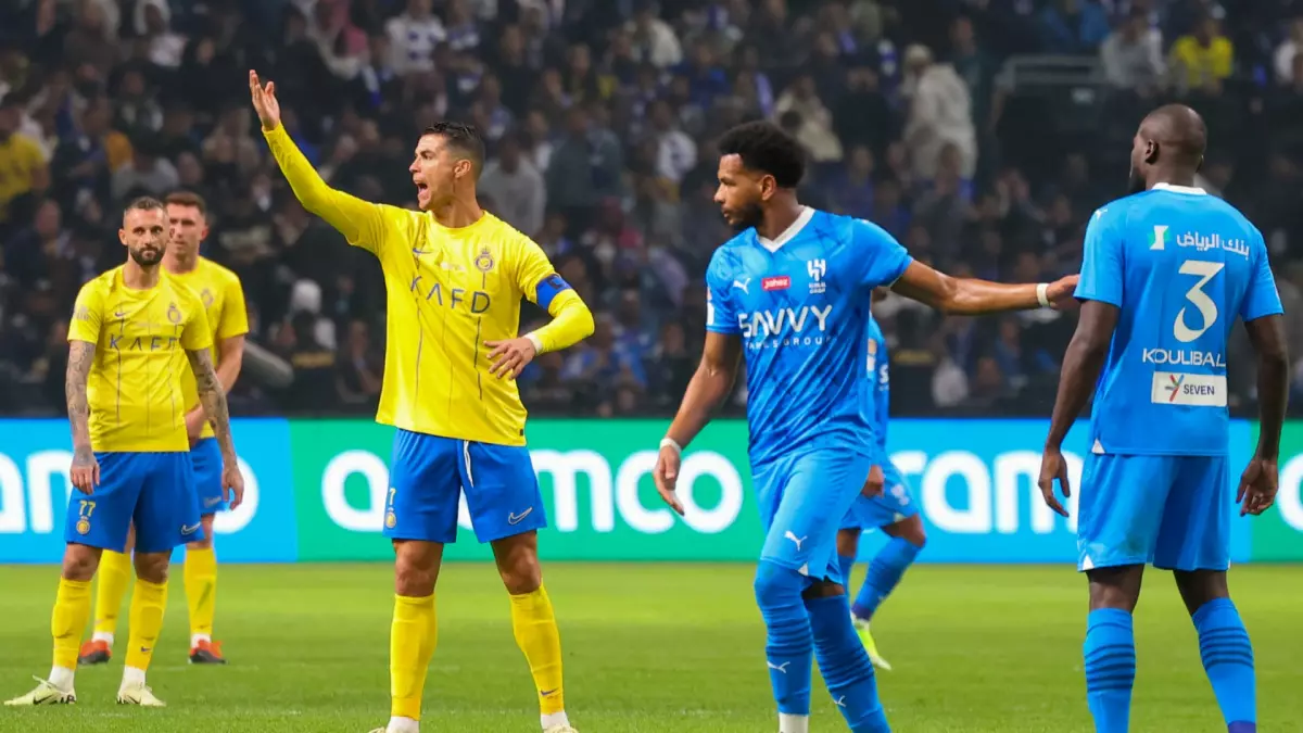 النصر يضم لاعب الهلال المحترف بصفقة سرية واللجنة الفنية تفجر المفاجأة وترفض تسجيله صورة