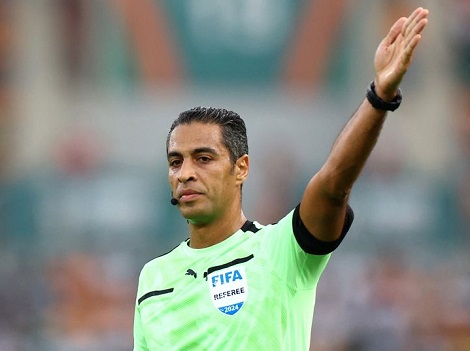 أخبارك نت تداولات حول تعيين الحكم أمين عمر في الدوري السعودي وسط توترات الحرب في إيران