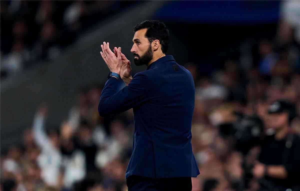 أربيلوا بعد إطاحة مانشستر سيتي لم نضمن التأهل وتصرف الجمهور مع فينيسيوس كان رائعاً