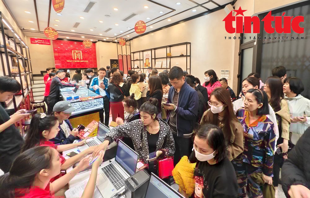 أسعار الذهب تستمر في الارتفاع صباح 8 مارس وتواصل مكاسبها