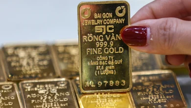 أسعار سبائك الذهب من SJC تتجاوز 187 مليون دونغ فيتنامي للأونصة بزيادة 22 مليون عن السعر العالمي