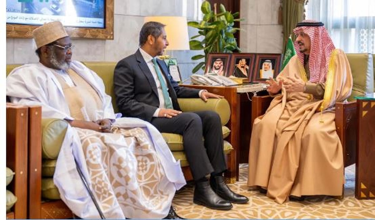 أمير الرياض يستقبل سفير جيبوتي ورؤساء المجموعات الجغرافية المعتمدين لدى المملكة نيابة عن القيادة