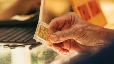 ارتفاع غير متوقع في أسعار الذهب يثير اهتمام المستثمرين في الأسواق العالمية