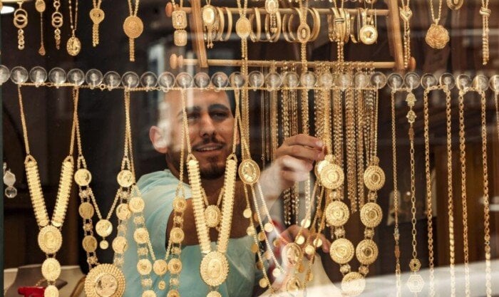 استقرار سعر الذهب اليوم الثلاثاء 10 مارس 2026 في الصاغة وترقب أسعار عيار 21