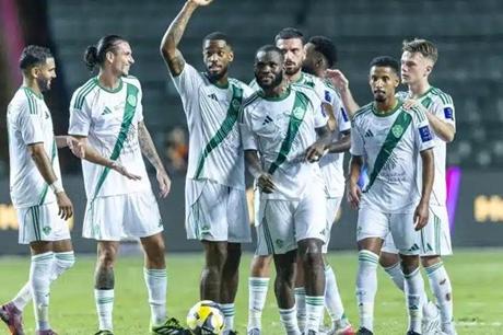 الأهلي يفقد لاعباً جديداً قبل مواجهة القادسية بسبب الإصابة