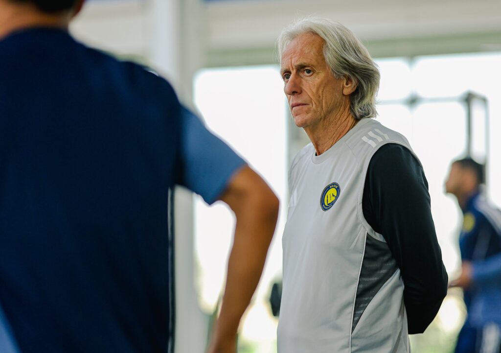 «الانضباط» تغرم جيسوس مبلغًا ماليًا ضخماً بسبب انتهاكاته مع الهلال في «كورة بريك»