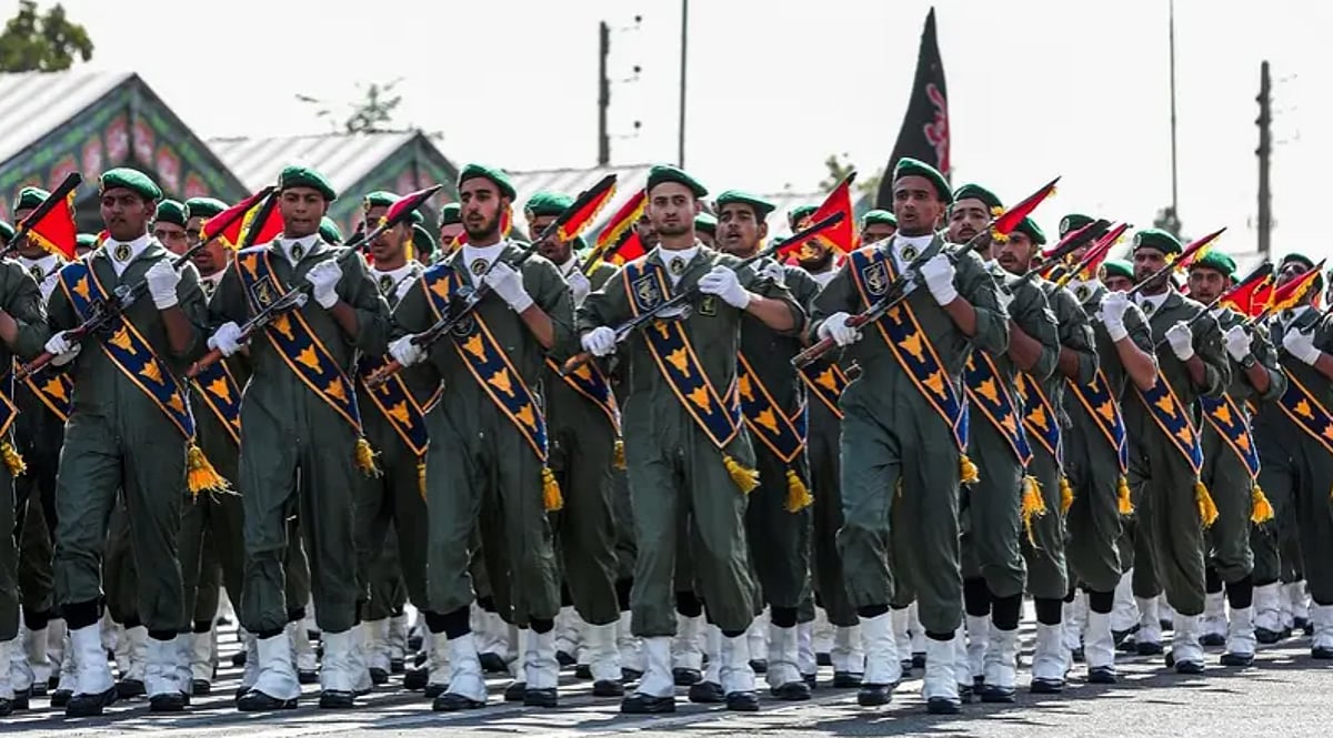 الحرس الثوري والجيش الإيراني يؤكدان ولاءهما الكامل للمرشد الأعلى الجديد