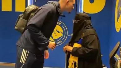 الخالة منيرة تشعل حماس نجوم «العالمي» وتحظى باحترام كبير في السعودية