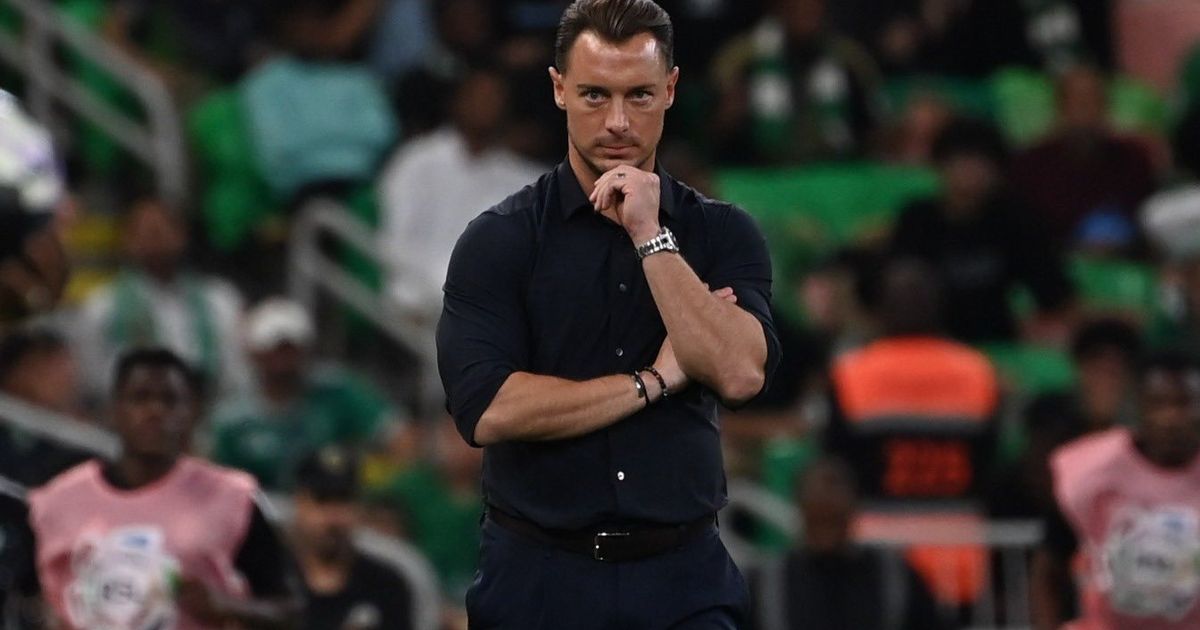 المدرب يايسله يصنع التاريخ مع الأهلي في دوري المحترفين السعودي