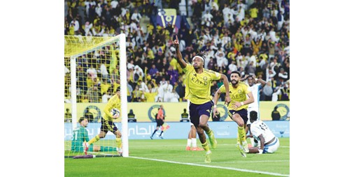 النصر يعود إلى صدارة الدوري السعودي بفوزه على القادسية