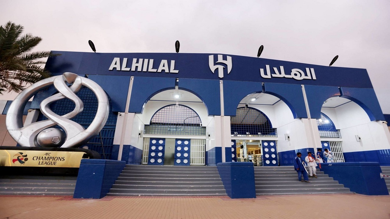 الهلال يطلق إجراءات قانونية ضد مروجي شائعات التفاوض مع لاعب في الفترة المحمية