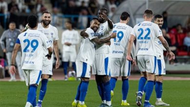 الهلال يواصل التفوق على النجمة بهدف بنزيما في الشوط الأول بدوري السعودي