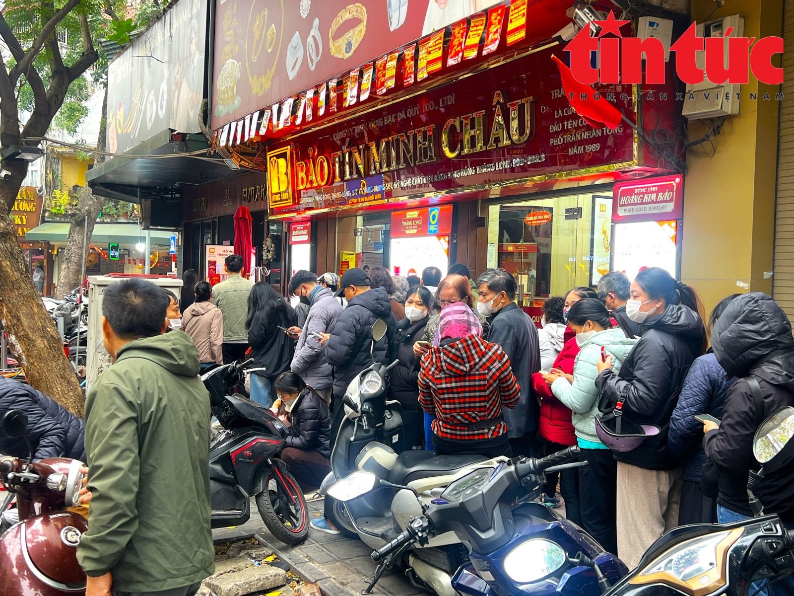 انخفاض أسعار الذهب في التاسع من مارس مع تصاعد التوترات في الشرق الأوسط