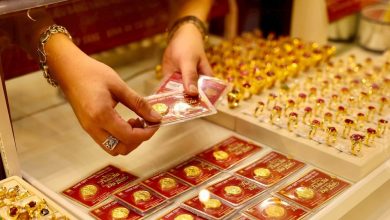 انخفاض أسعار الذهب في شركة SJC إلى 183.8 مليون دونغ فيتنامي رغم صعود الأسواق العالمية