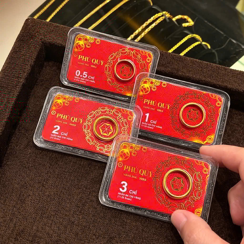 انخفاض حاد في أسعار الذهب لدى شركة SJC إلى 179.5 مليون دونغ فيتنامي للأونصة بعد افتتاح جلسة 9 مارس