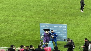 بنزيما يتوج بجائزة أفضل لاعب في لقاء الهلال والنجمة